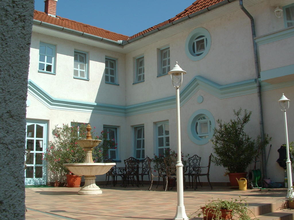 Csigahaz Panzio Hotel Gyula Ruang foto